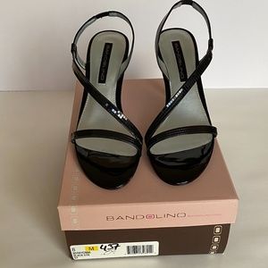Brand new Bandolino Black BDRAYONNA Heel, size 8